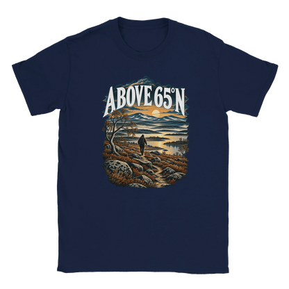 Photo du produit : t-shirt au motif « Above 65°N Finnish Hiking » de Rather Be in Finland