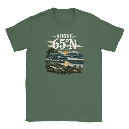 Photo du produit : t-shirt au motif « Above 65°N Finnish Lapland » de Rather Be in Finland