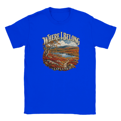 Lapland - Where I Belong - T-shirt in Royal. Autumn Lapland fells, a lake, birches and a winding trail beneath Where I Belong lettering.