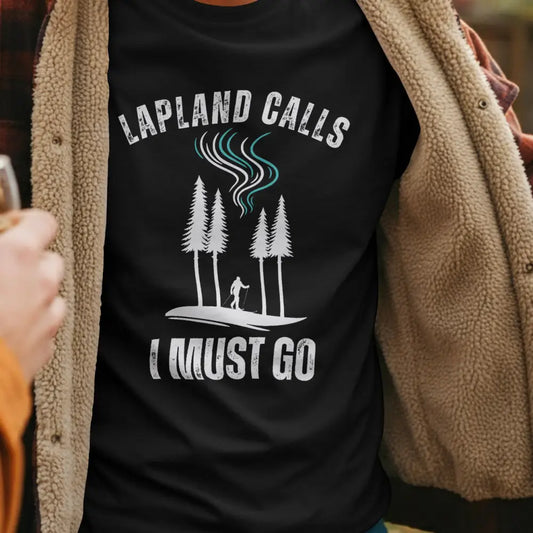 Lapland Calls - I Must Go - Skier Edition - T-shirt - Print Material - Rather Be In Finland