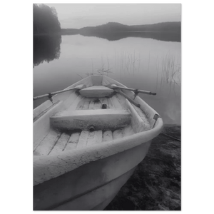 Tuotekuva: juliste, painatuksena Rowboat in Black and White – Finnish Lake Stillness (Rather Be in Finland)