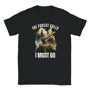 Photo du produit : t-shirt au motif « The Forest Calls – Axe Edition » de Rather Be in Finland
